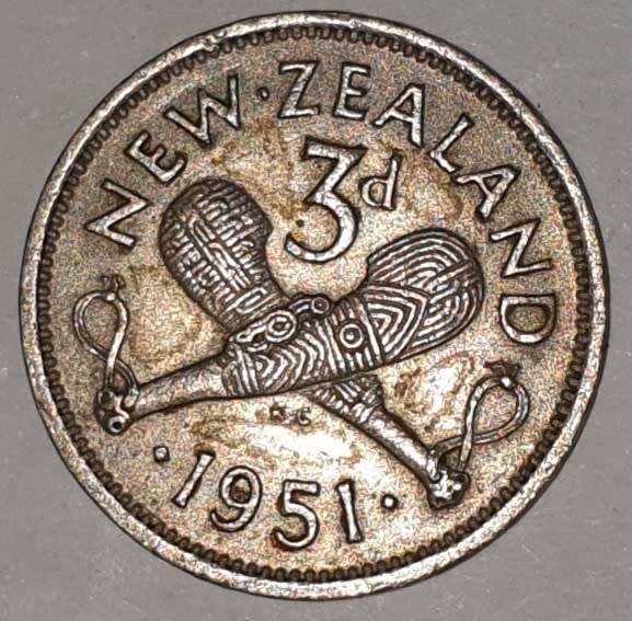 1951 - 3 PENCE - THREE PENCE - 3d - NEW ZEALAND - KM#15 - COPPER-NICKEL - CROSSED PATU